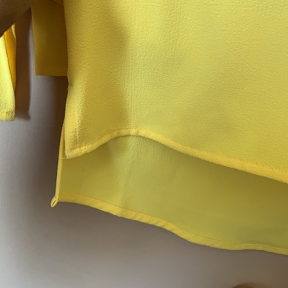 VIBRANT ‘NY&C’ YELLOW BLOUSE! - Picture 3 of 7